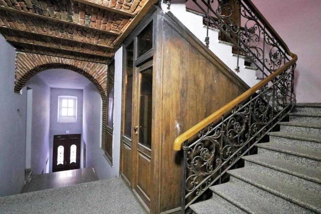 Rustaveli Central Aparthotel Tbilisi ภายนอก รูปภาพ